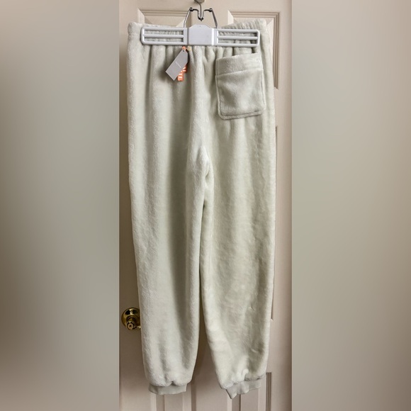 Neiwai Joggers Off-White Fleece 2P - Picture 2 of 5